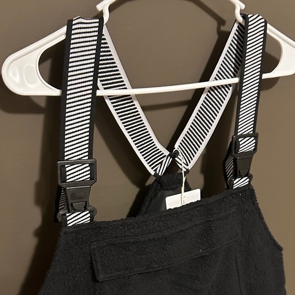 Women’s large NWT Black Sherpa Overalls - Picture 5 of 8